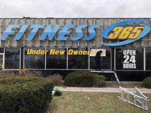 VWT-Window-Signage-2019-Yellow-Banner-Fitness365-Installation - Window Signs