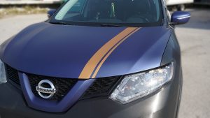 Nissan Rogue 2014 - Full Vinyl Wrap - Stripes - VinylWrapToronto.com - Best Vehicle Wrap in Toronto - Front Closeup - Car wrap cost